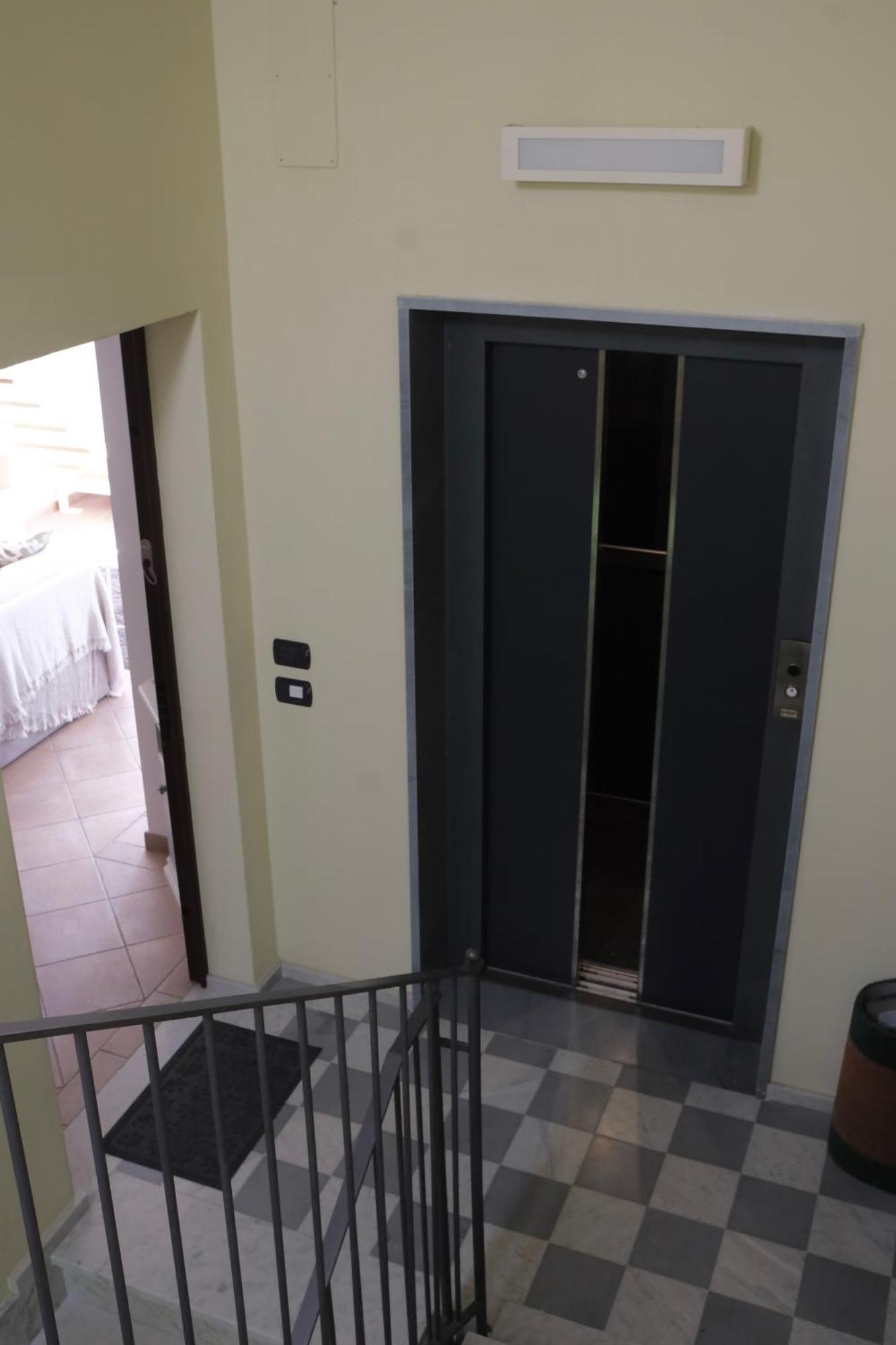 My Place Your Place Corniglia Exterior foto